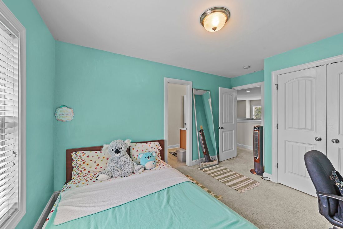 Opposite angle · Closet & bathroom doorway